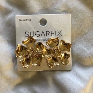Gold flower earrings